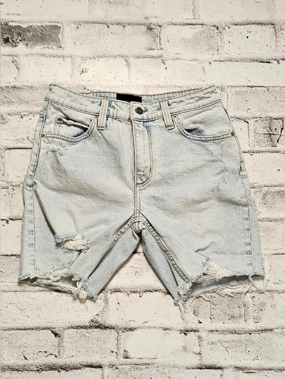 Rolla’s EZY Straight Denim Shorts Mens 29 Light Wash Distressed Raw Hem
